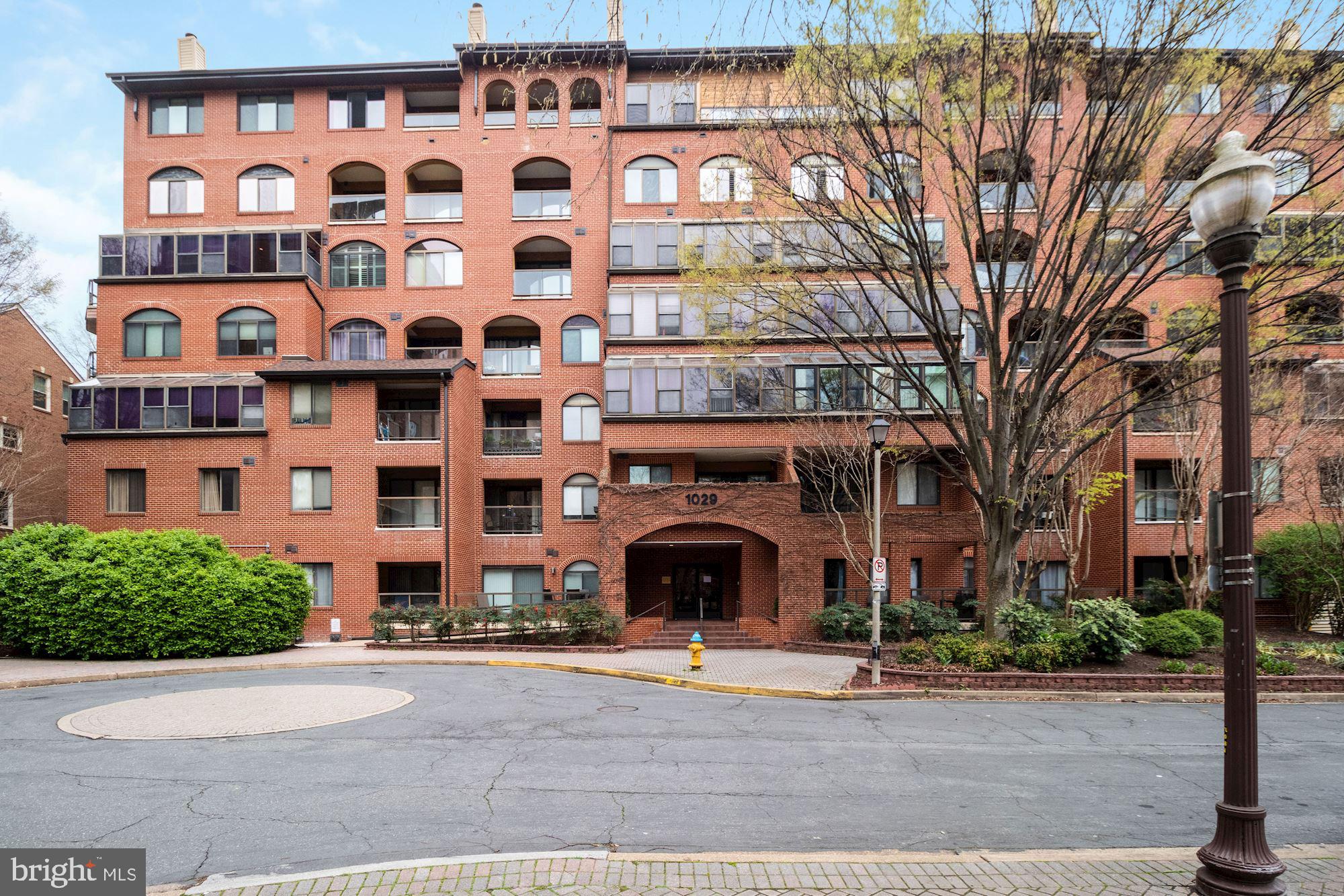 1029 North Stuart Street, Unit 515 Arlington, VA 22201 - Photo 2 of 27 Summerwalk West
