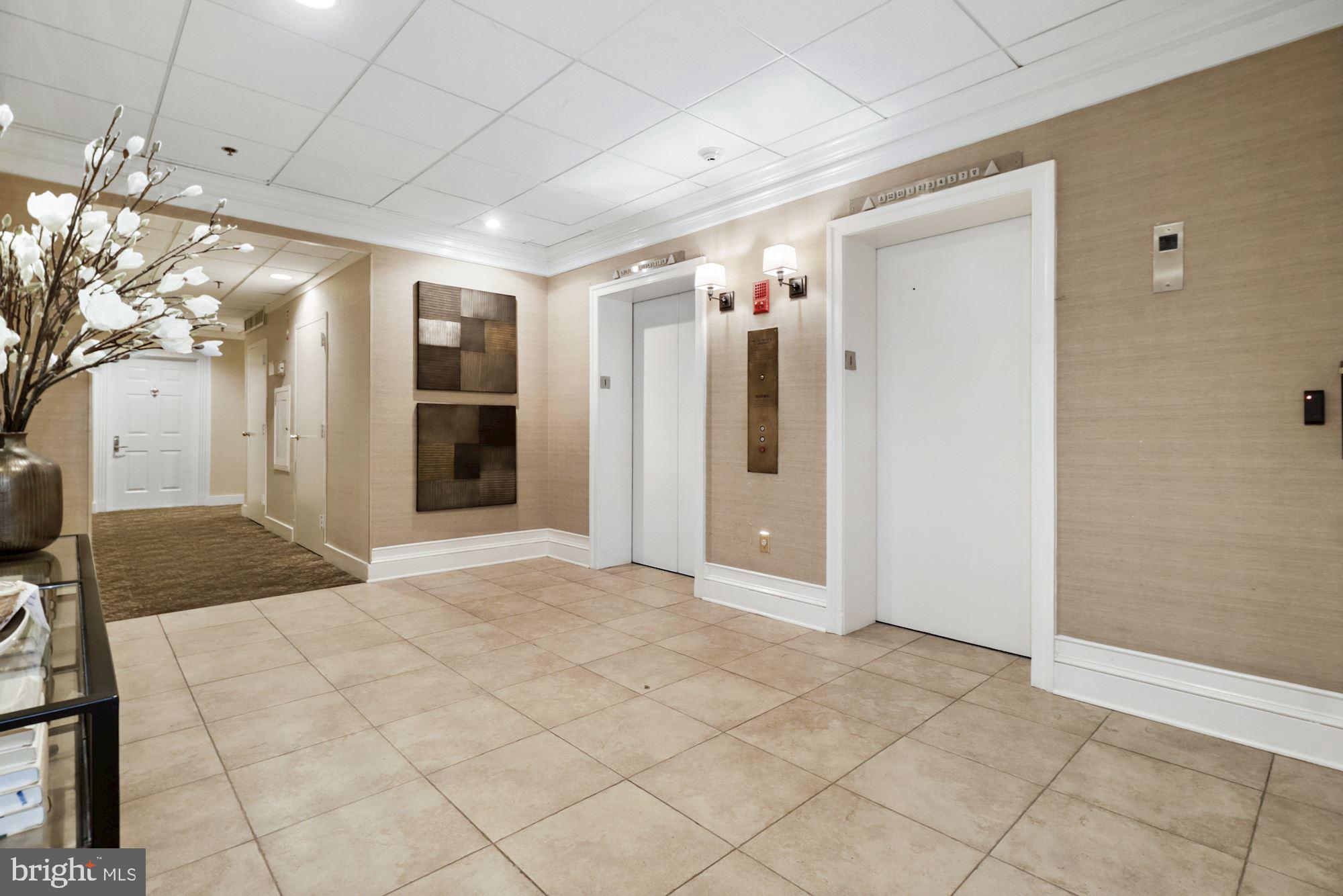 1029 North Stuart Street, Unit 515 Arlington, VA 22201 - Photo 6 of 27 Elevator Lobby