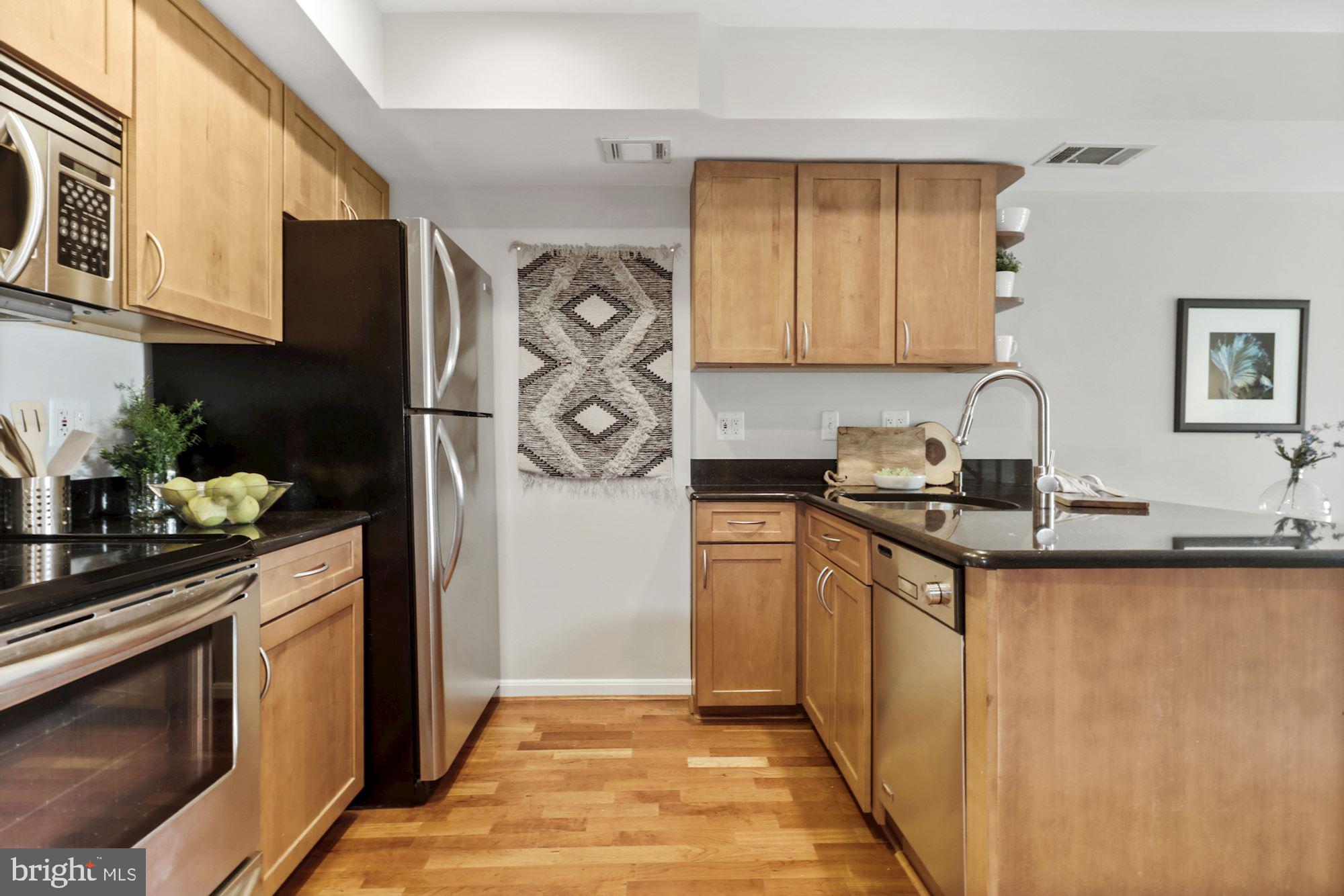 1029 North Stuart Street, Unit 515 Arlington, VA 22201 - Photo 8 of 27 Updated Kitchen