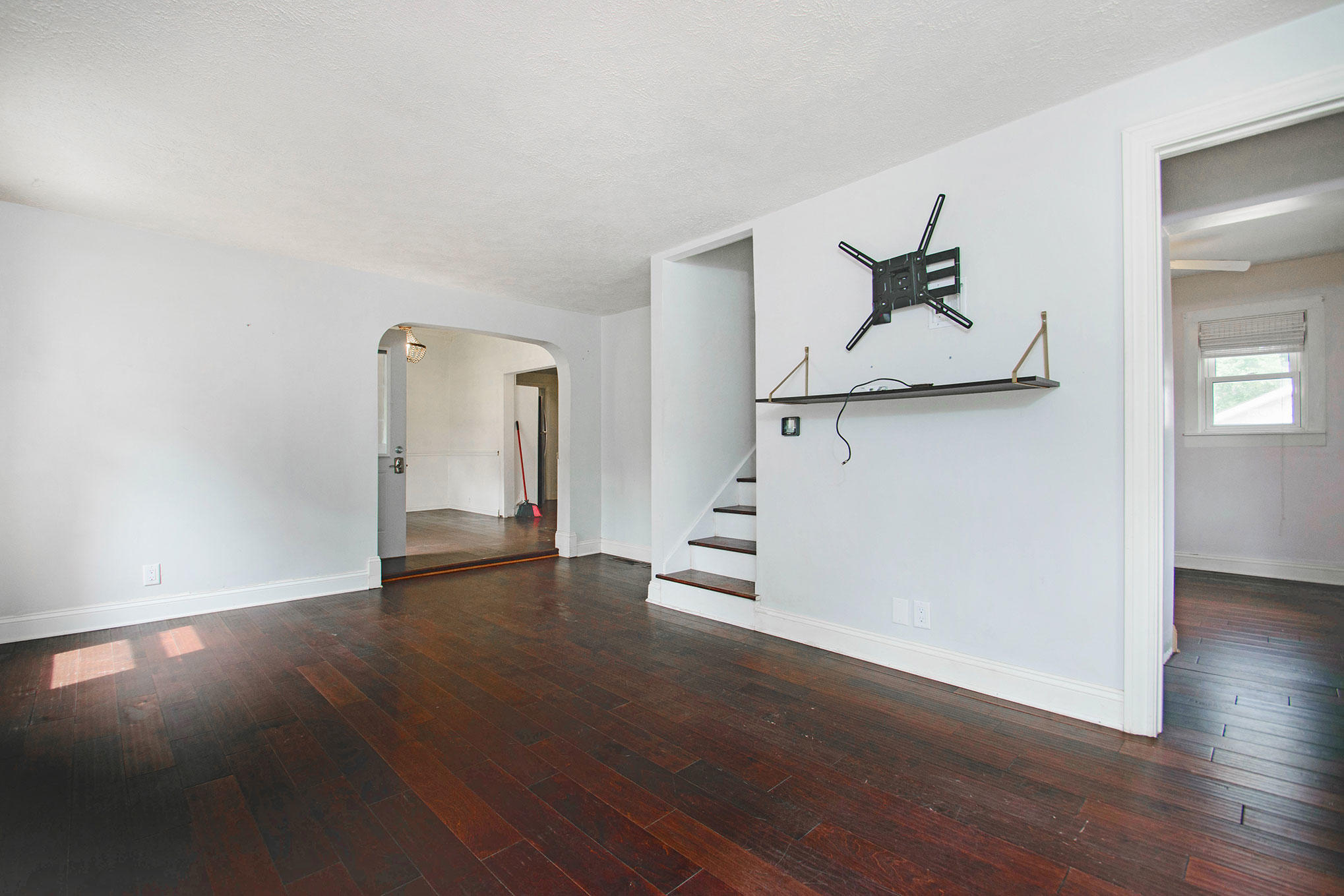 456 Rice Street Ionia, MI 48846 - Photo 12 of 24 Living Room