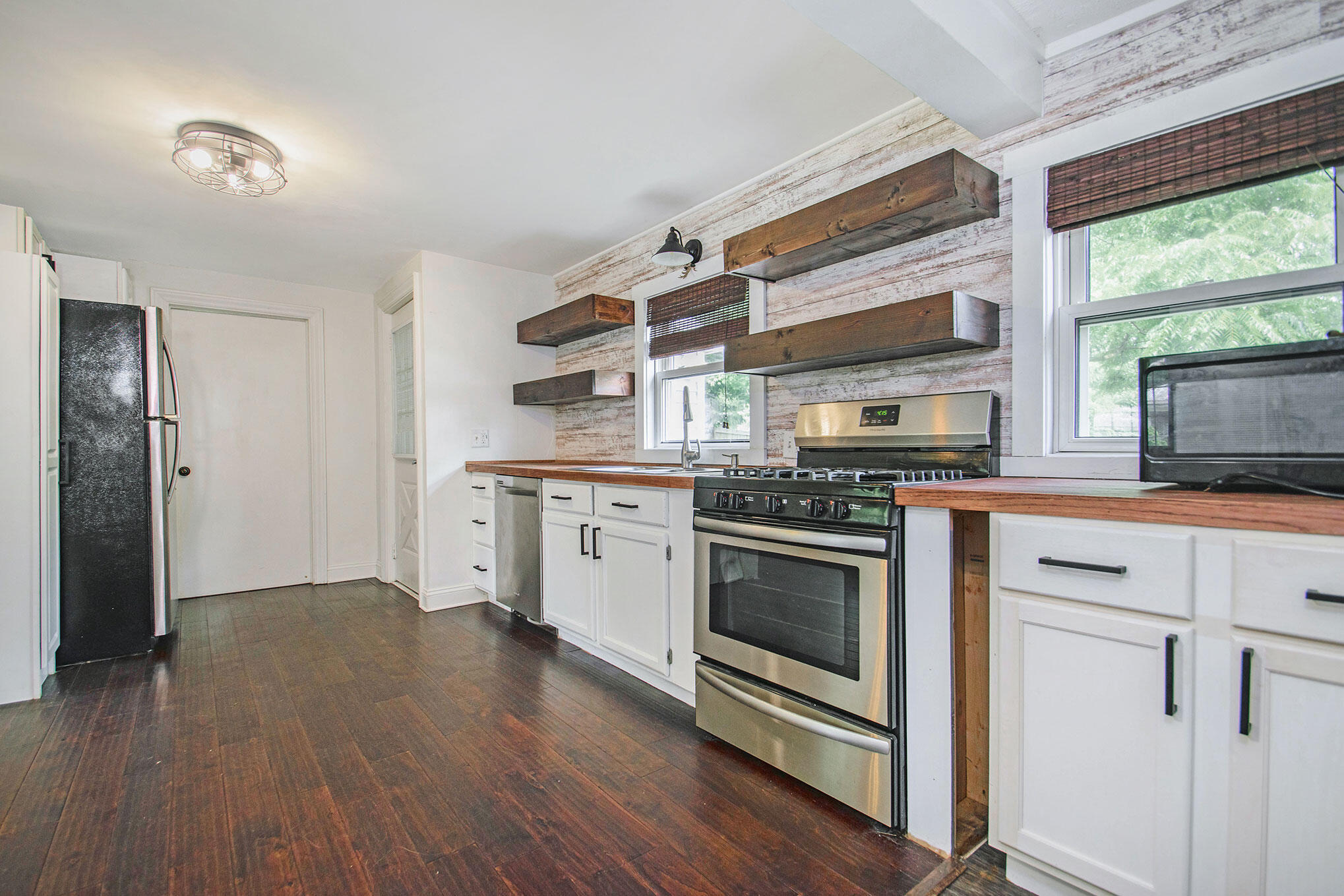 456 Rice Street Ionia, MI 48846 - Photo 6 of 24 Kitchen