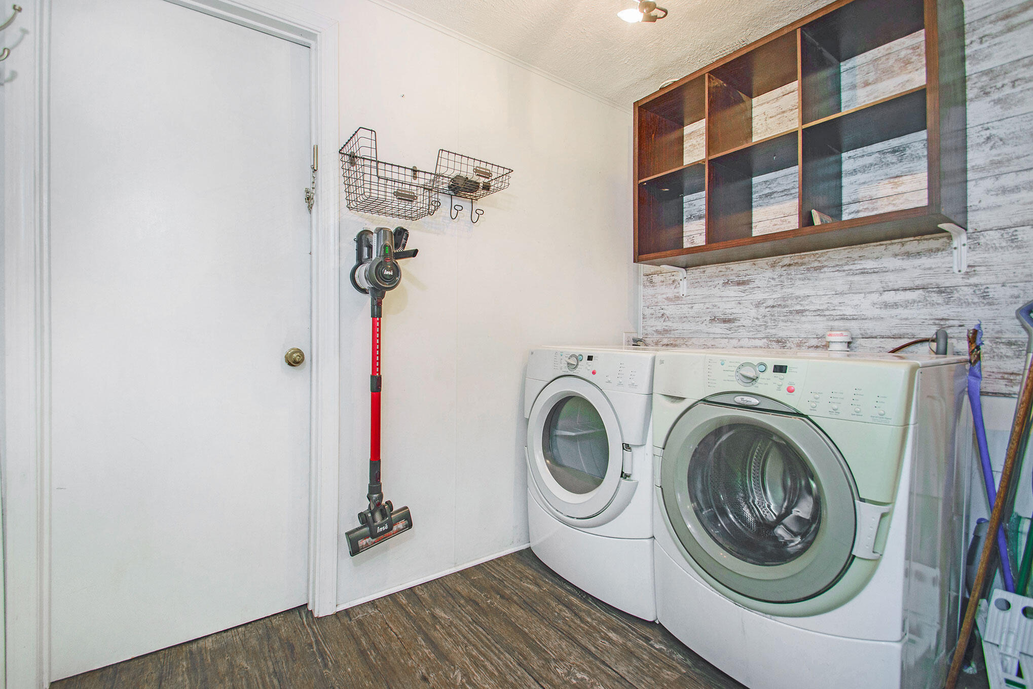 456 Rice Street Ionia, MI 48846 - Photo 8 of 24 Laundry Mudroom