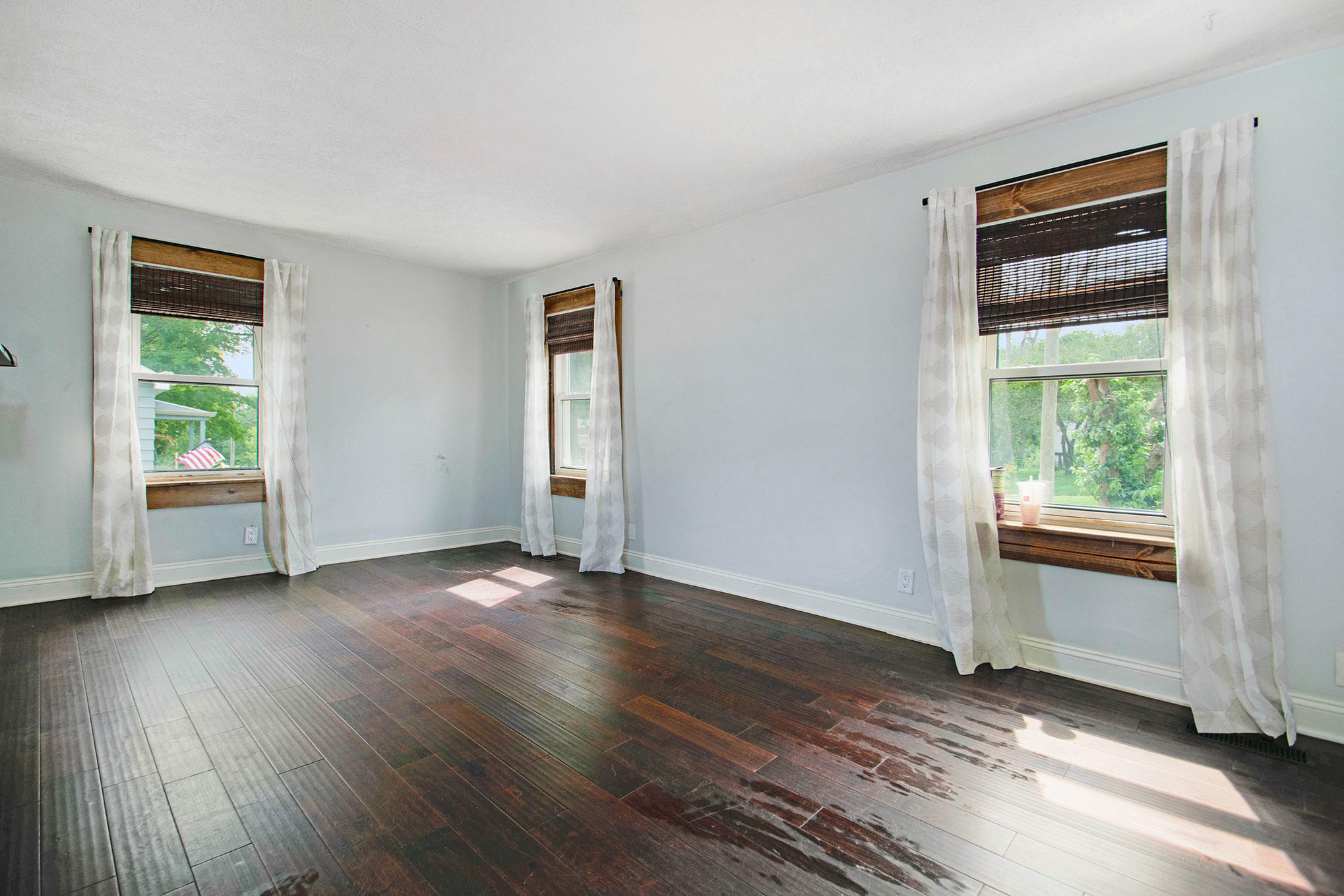 456 Rice Street Ionia, MI 48846 - Photo 10 of 24 Living Room