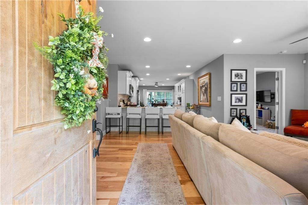 1152 Eastridge Road Southwest Atlanta, GA 30311 - Photo 3 of 34