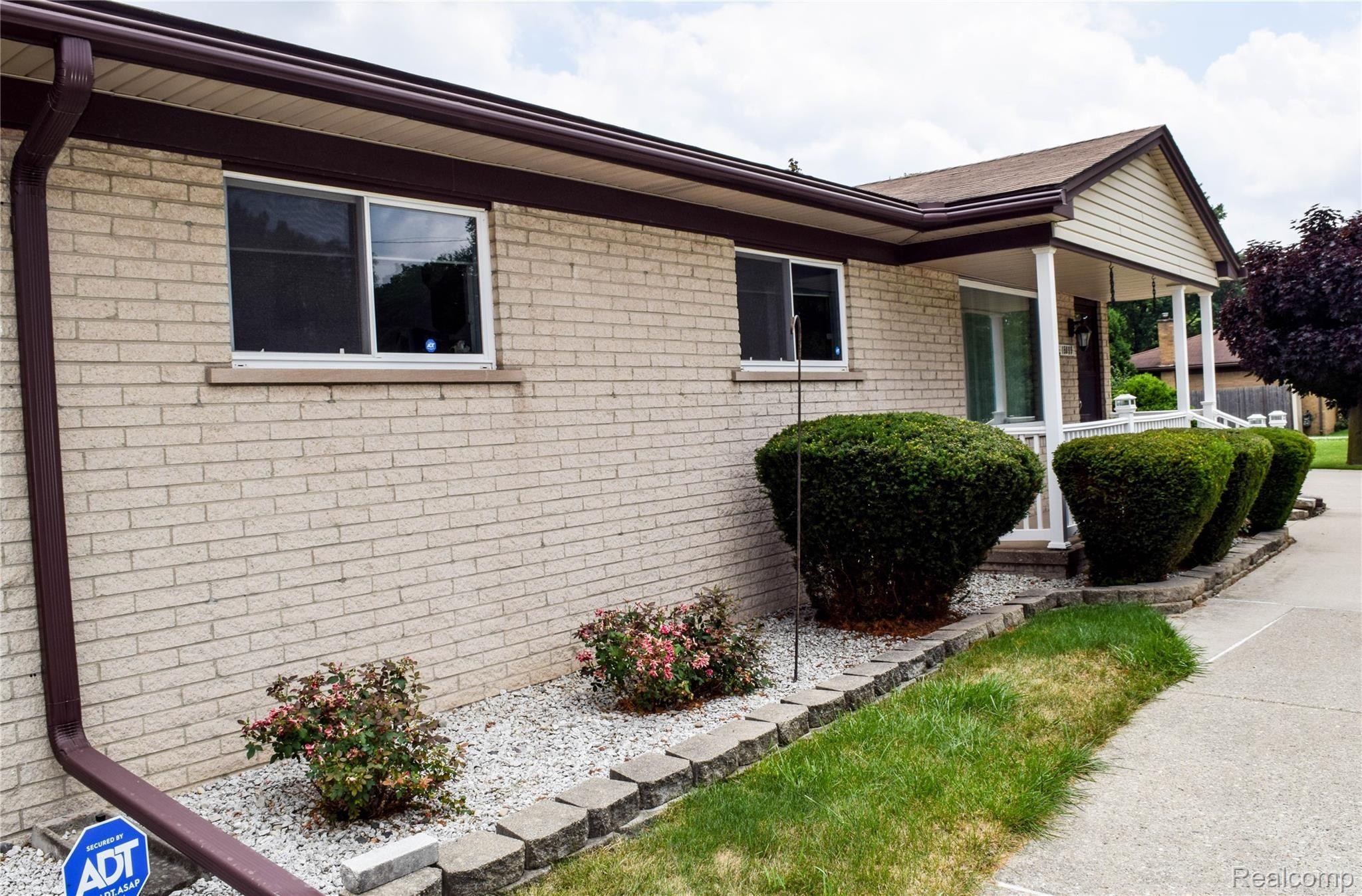 15899 Allen Road Southgate, MI 48195 - Photo 49 of 50 DSC_0017 (8).jpg