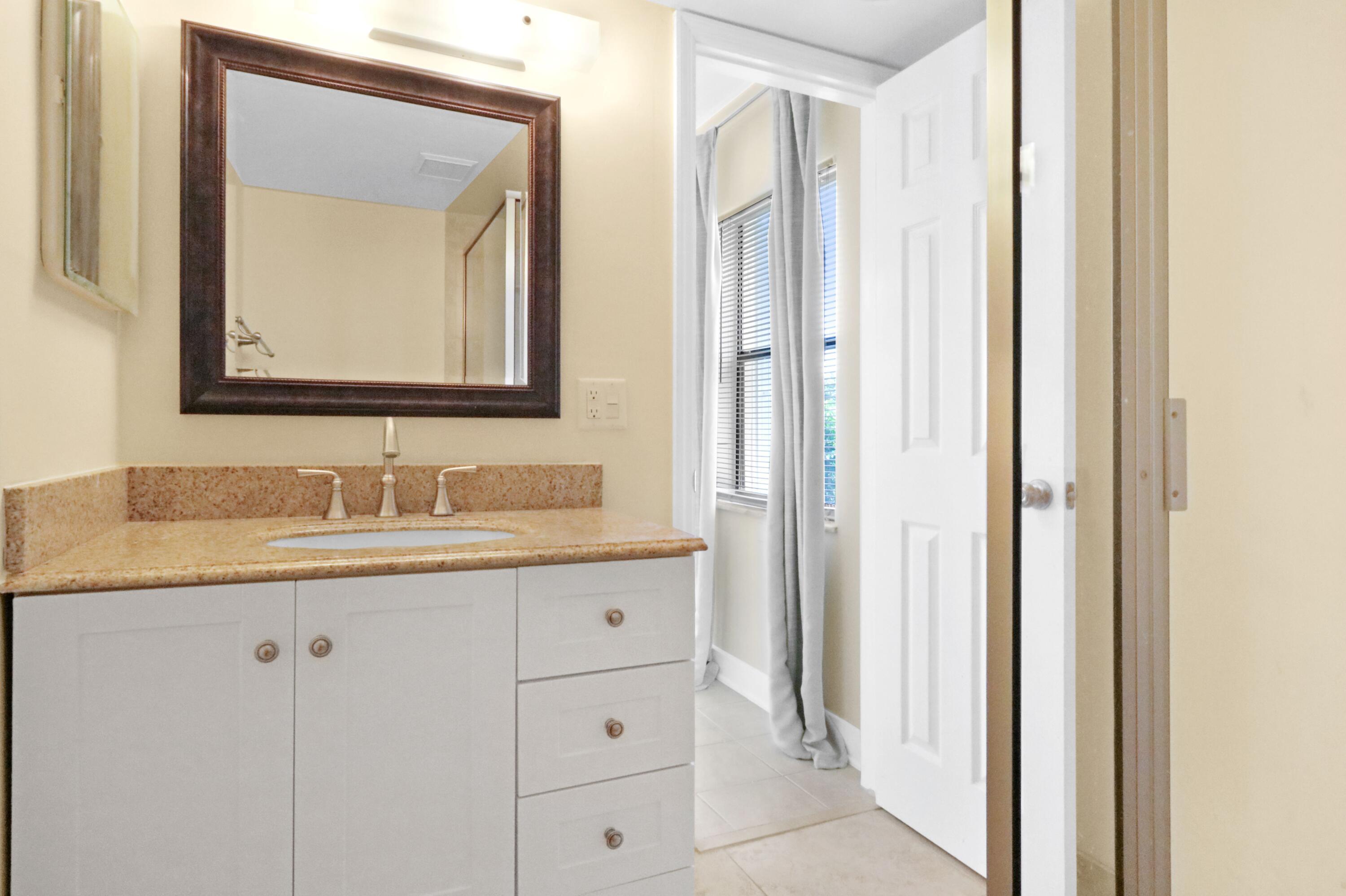 717 Highway 1, Unit 712 Jupiter, FL 33477 - Photo 12 of 30 Primary throom