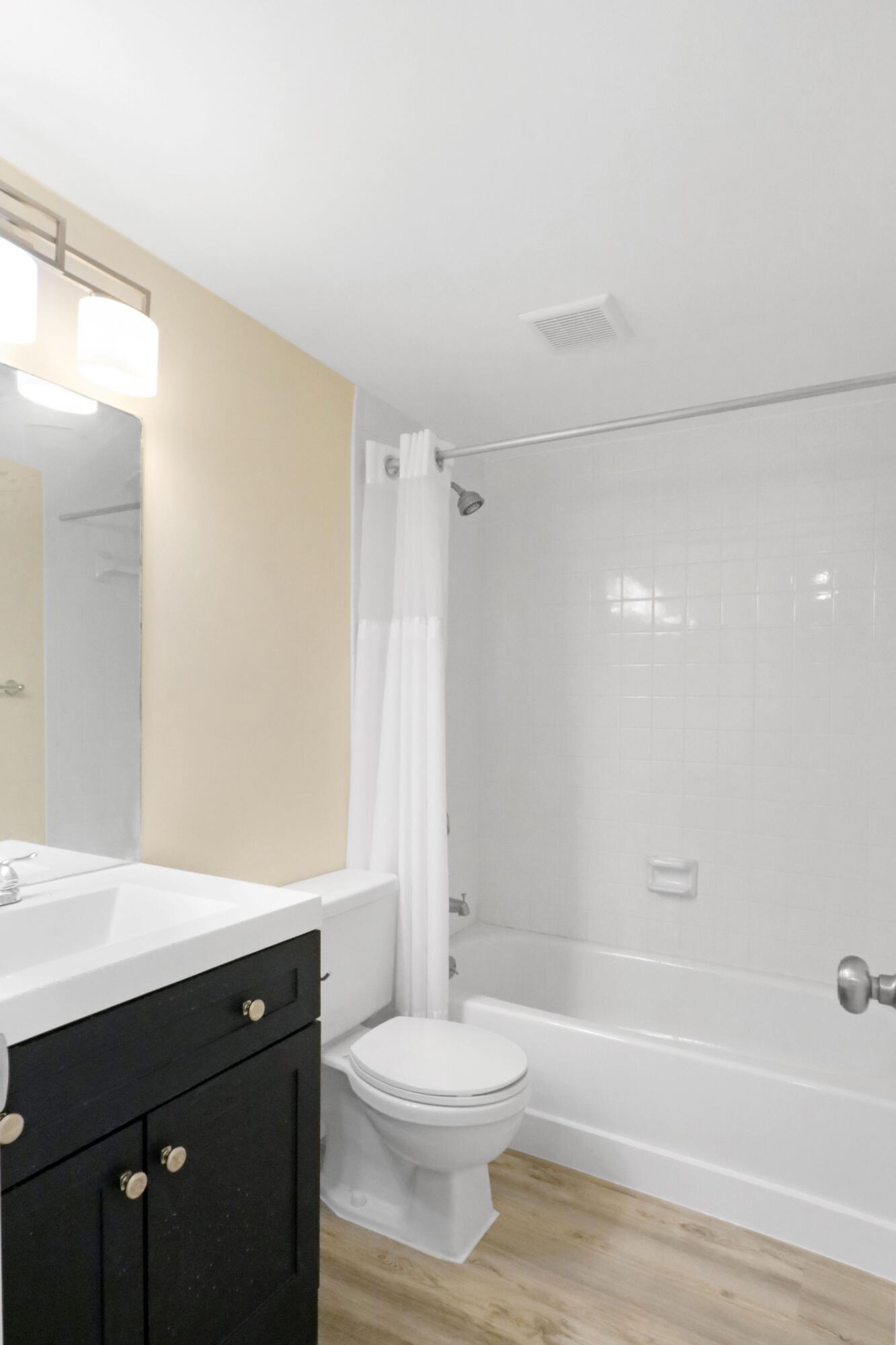 717 Highway 1, Unit 712 Jupiter, FL 33477 - Photo 17 of 30 Guest Bathroom-3-Vertical