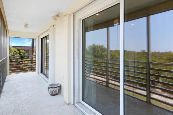 $2,850 | 717 Highway 1, Unit 712, Jupiter, FL 33477