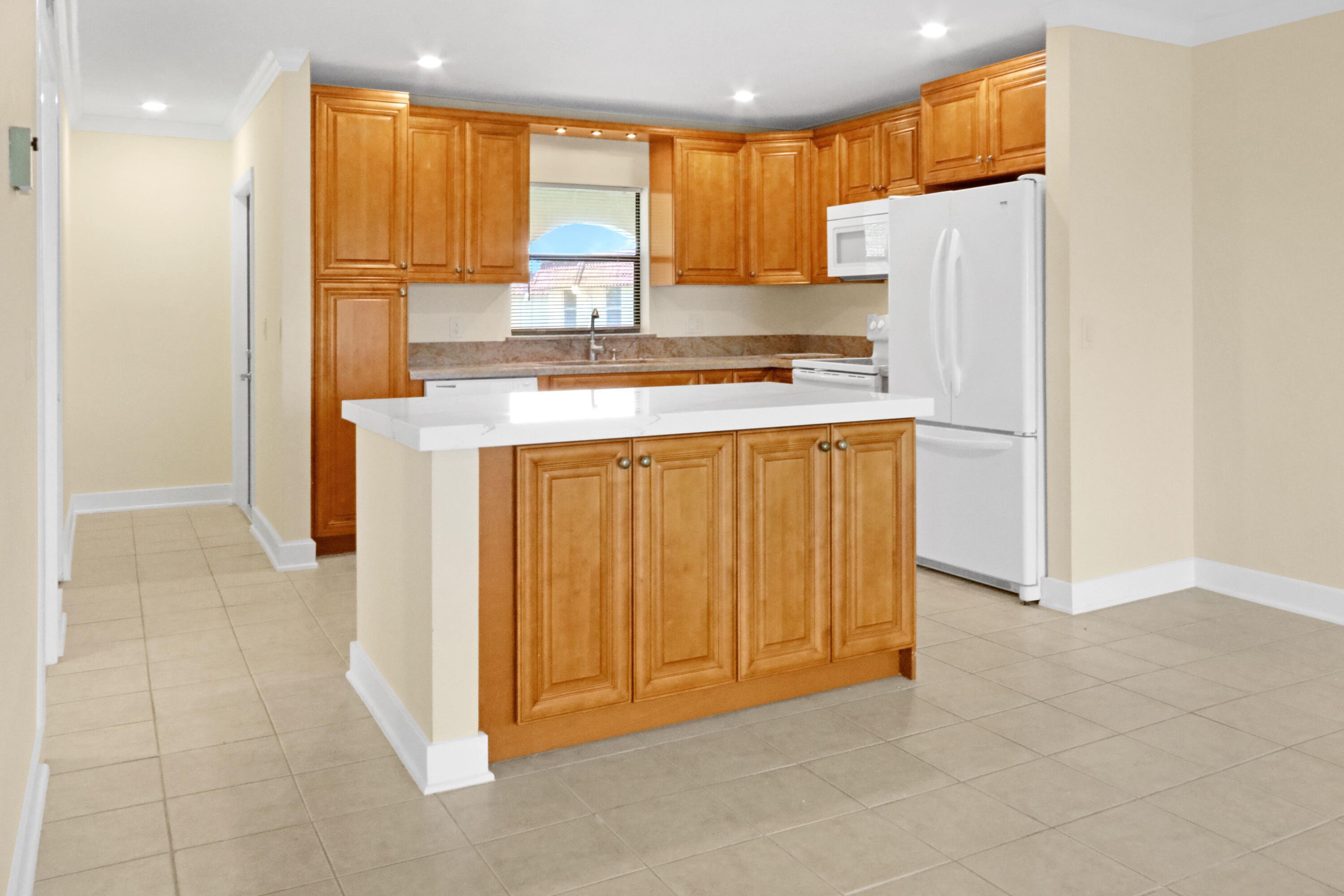717 Highway 1, Unit 712 Jupiter, FL 33477 - Photo 6 of 30 Kitchen