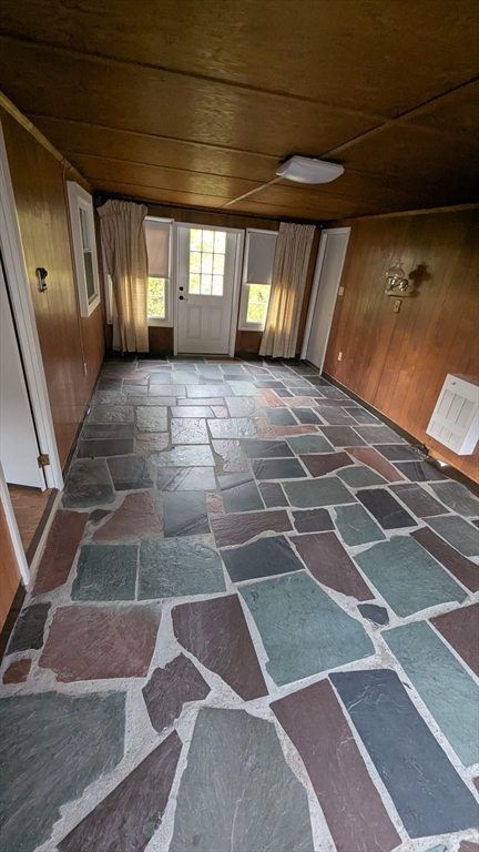 82 Oakside Avenue Methuen, MA 01844 - Photo 4 of 13