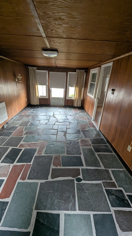 82 Oakside Avenue Methuen, MA 01844 - Photo 5 of 13