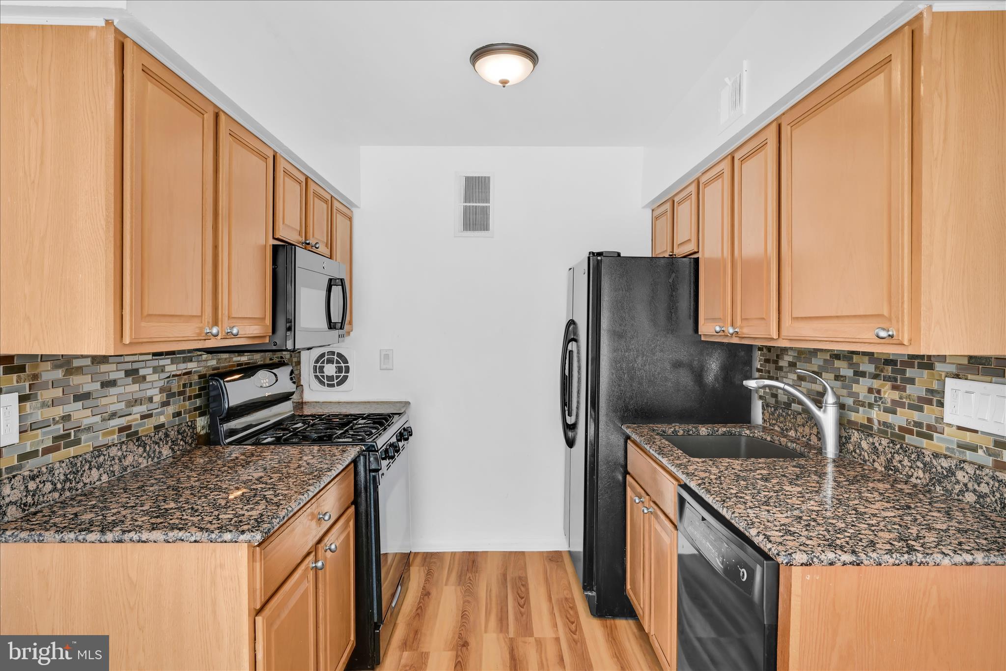 9001 Ridge Avenue, Unit 46 Philadelphia, PA 19128 - Photo 10 of 29 Kitchen