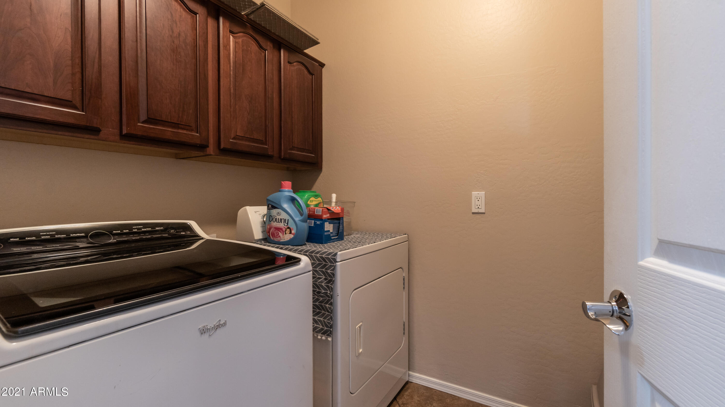 45417 West Zion Road Maricopa, AZ 85139 - Photo 28 of 31 a utility room with dryer and washer