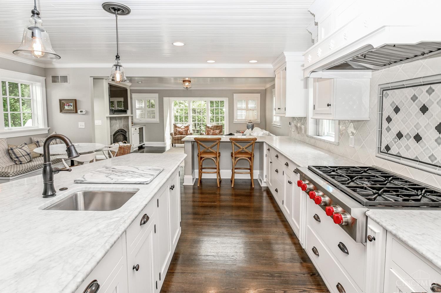 2469 Grandin Road Cincinnati, OH 45208 - Photo 12 of 74 Gallery Image 12