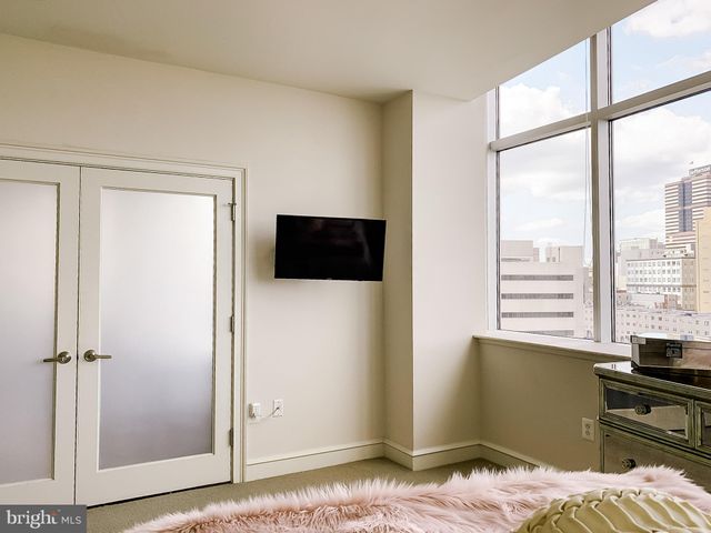 $377,500 | 201 North 8th Street, Unit 609, Philadelphia, PA 19106