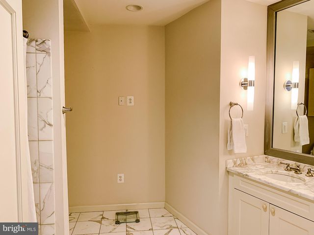 $377,500 | 201 North 8th Street, Unit 609, Philadelphia, PA 19106