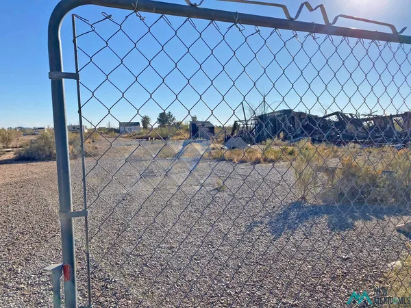 $40,000 | 26 White Road, Tularosa, NM 88352