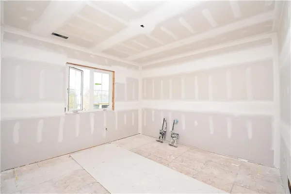 $829,950 | 8369 Northeast 77th Terrace, Kansas City, MO 64152