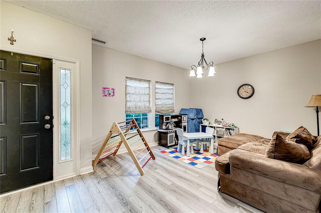 9228 West Reflection Court Pendleton, IN 46064 - Photo 5 of 46 Gallery Image 5