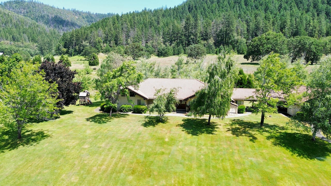 6901 Thompson Creek Road Jacksonville, OR 97530 - Photo 4 of 88 6901 Thompson Crk
