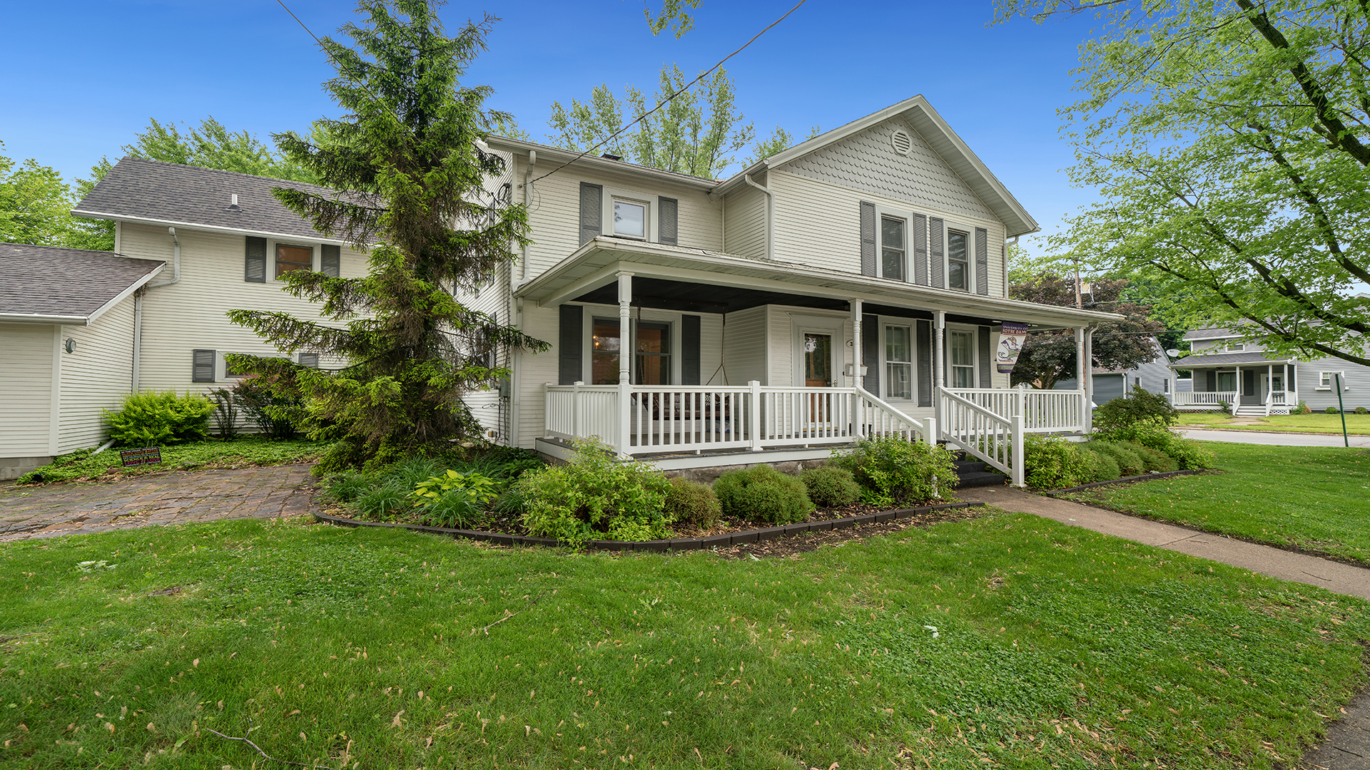 321 East Chamberlin Street Dixon, IL 61021 - Photo 2 of 58