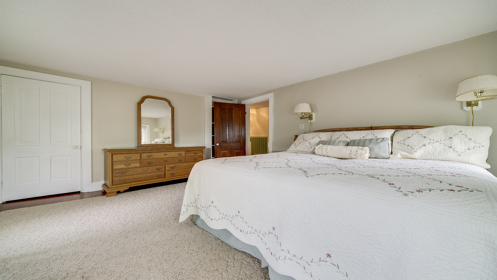 321 East Chamberlin Street Dixon, IL 61021 - Photo 34 of 58 a bedroom with a bed and a dresser