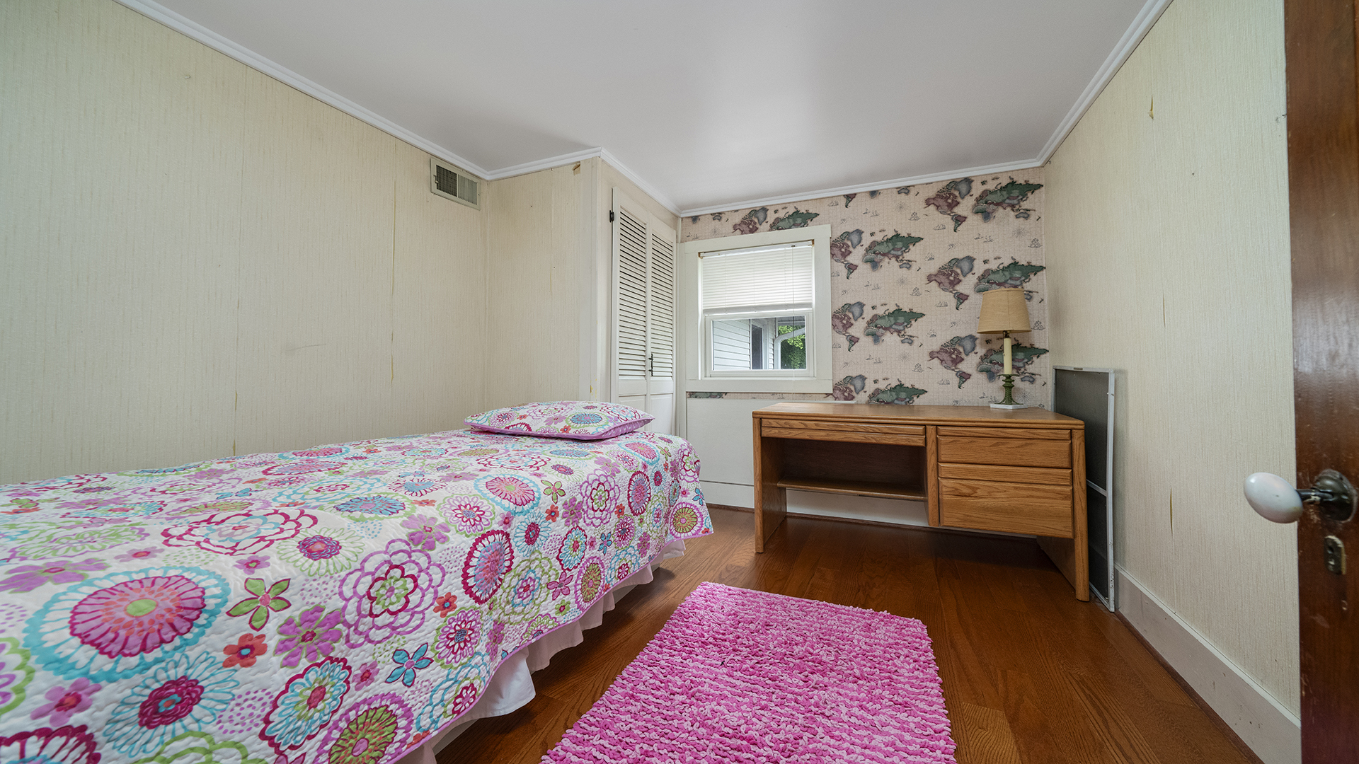 321 East Chamberlin Street Dixon, IL 61021 - Photo 37 of 58 a bedroom with a bed and a dresser