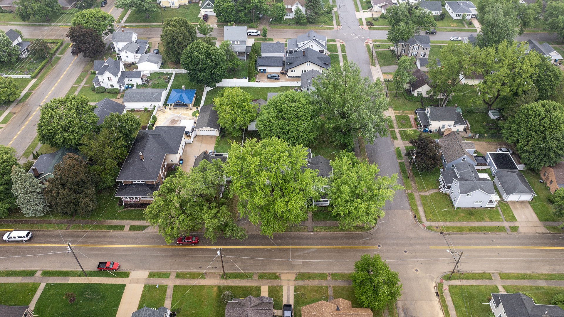 321 East Chamberlin Street Dixon, IL 61021 - Photo 58 of 58 an aerial view of residential houses with outdoor space and street view