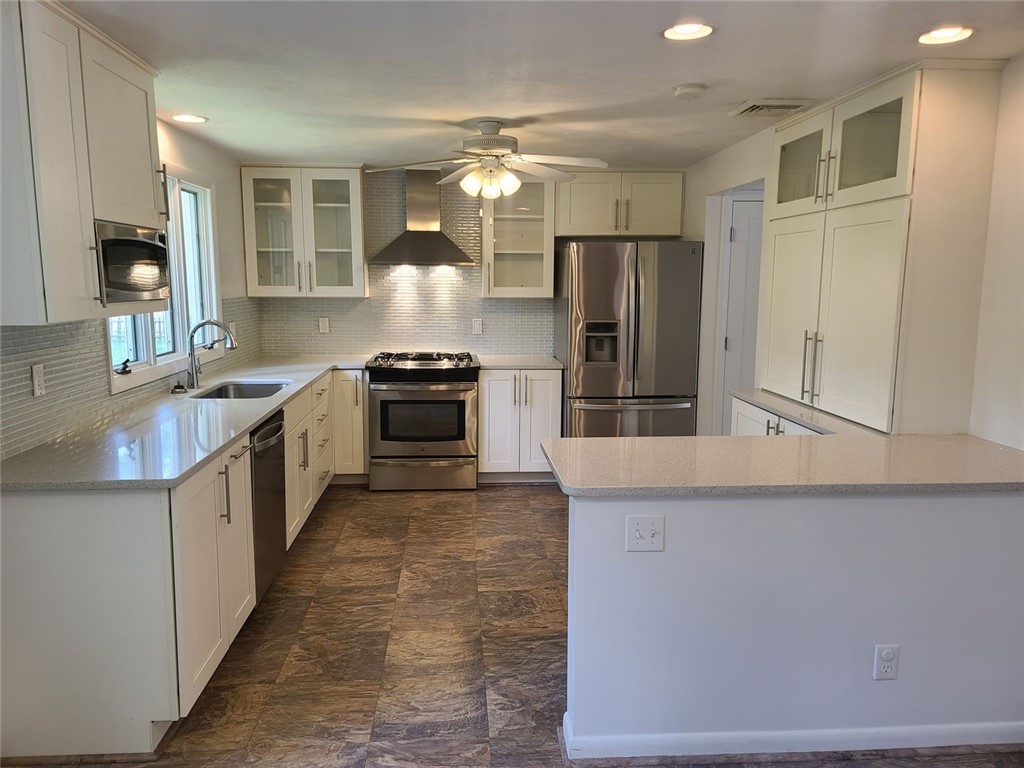 426 South County Trail Exeter, RI 02822 - Photo 5 of 31