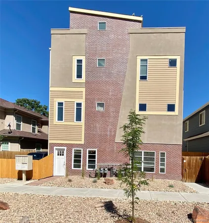 $3,295 | 2945 Lawrence Street, Denver, CO 80205