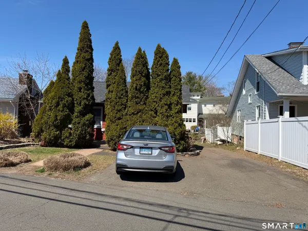 $2,650 | 322 Clark Avenue, Branford, CT 06405
