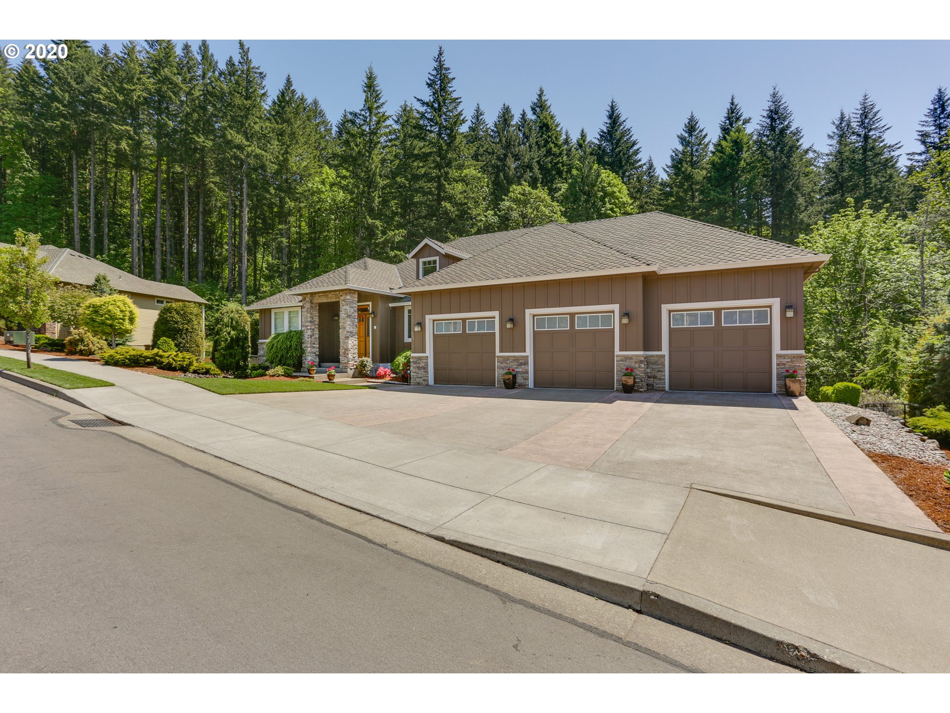 604 Southeast Gabbert Road Gresham, OR 97080 - Photo 1 of 32 Gallery Image 1