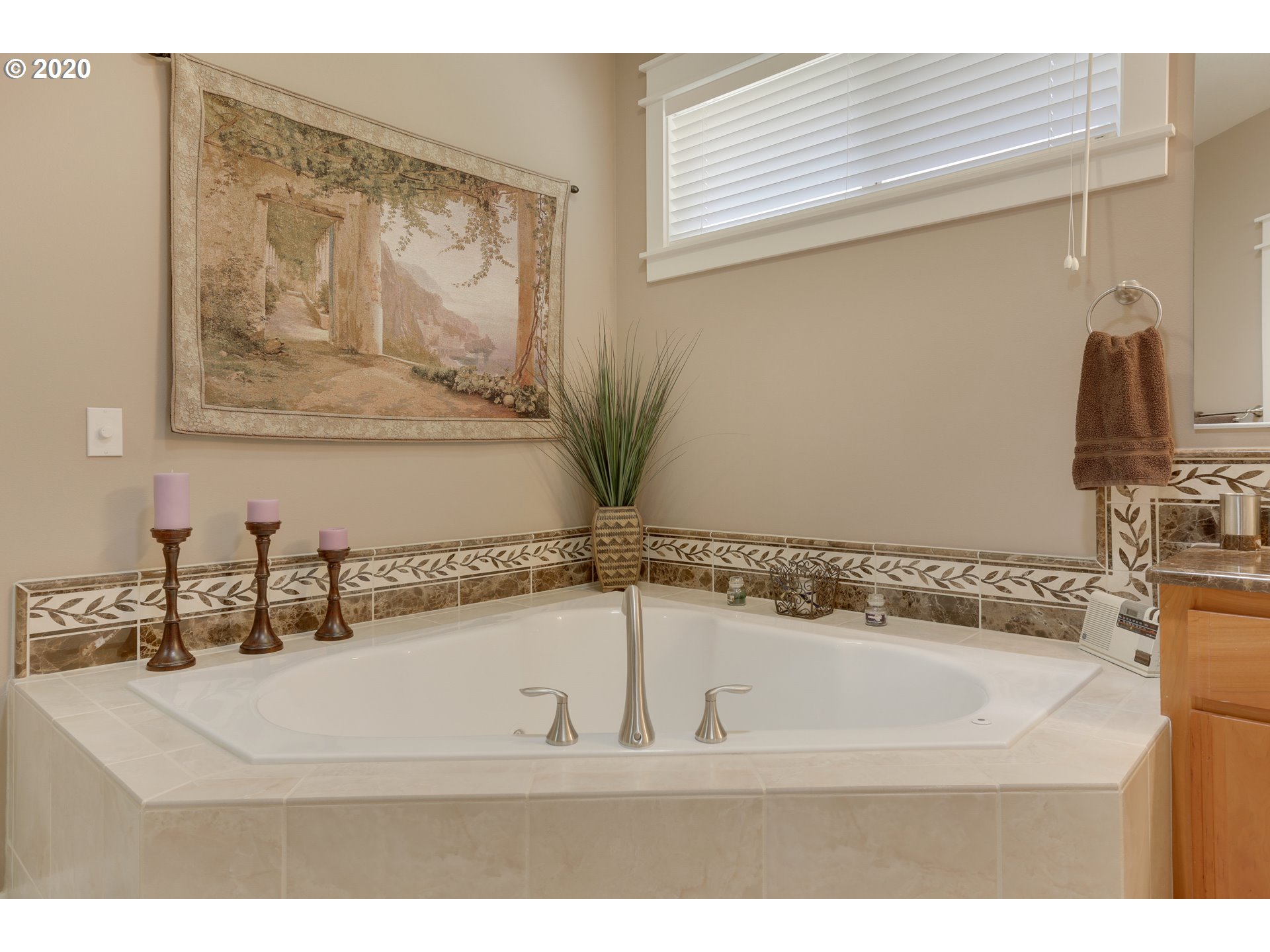 604 Southeast Gabbert Road Gresham, OR 97080 - Photo 12 of 32 Gallery Image 12