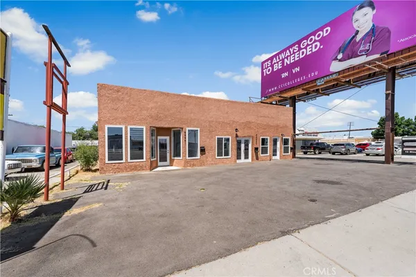 $799,990 | 44441 Sierra Highway, Lancaster, CA 93534