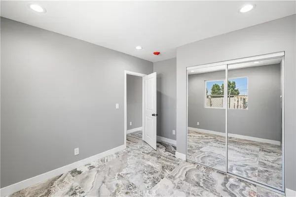 $799,990 | 44441 Sierra Highway, Lancaster, CA 93534