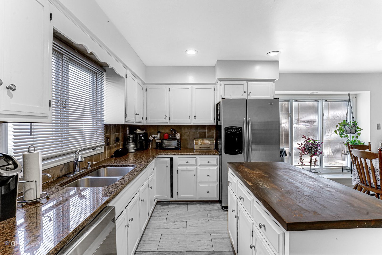 2930 Paris Road Olympia Fields, IL 60461 - Photo 5 of 27 a kitchen with a sink stove and refrigerator