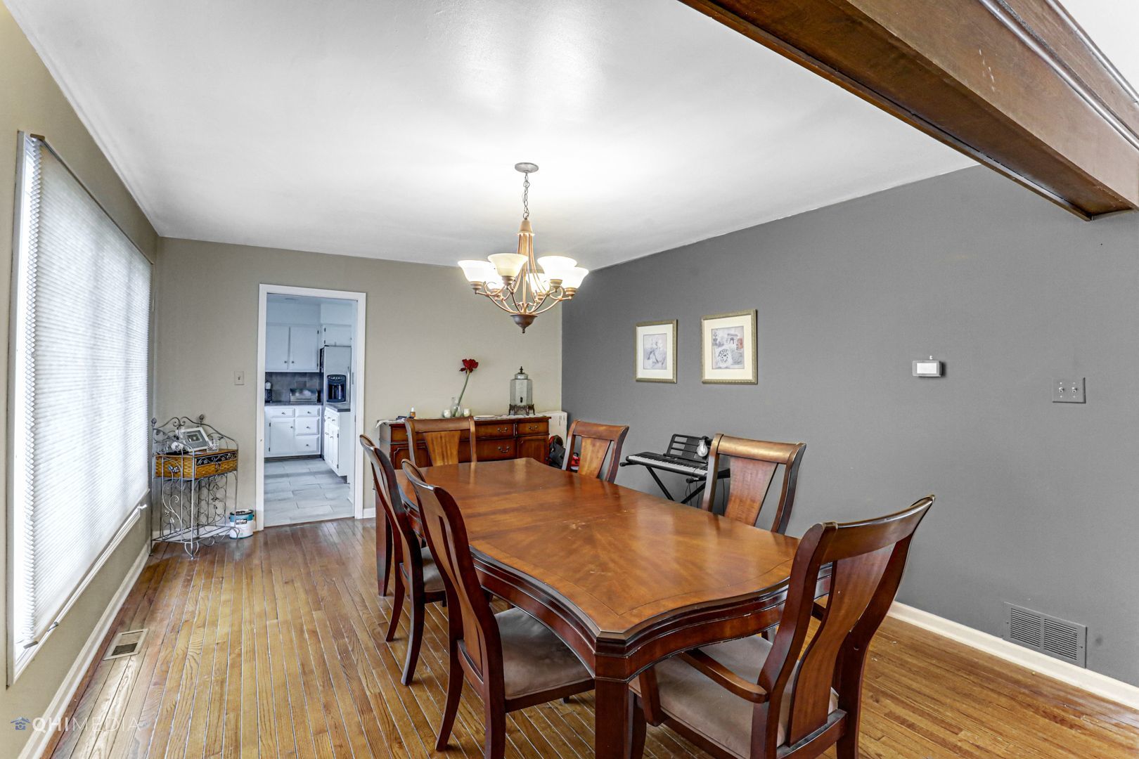 2930 Paris Road Olympia Fields, IL 60461 - Photo 10 of 27 a view of a dining room with furniture and wooden floor