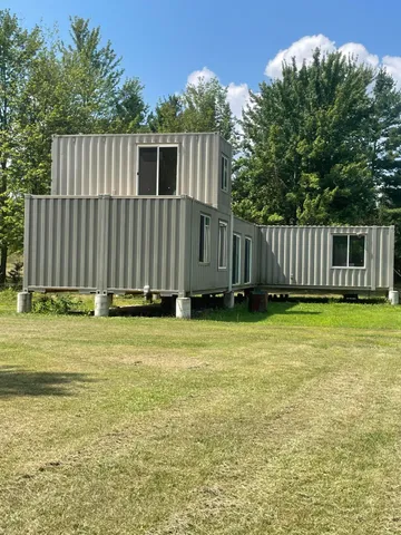 $695,000 | 7767 Warren Woods Road, Three Oaks, MI 49128