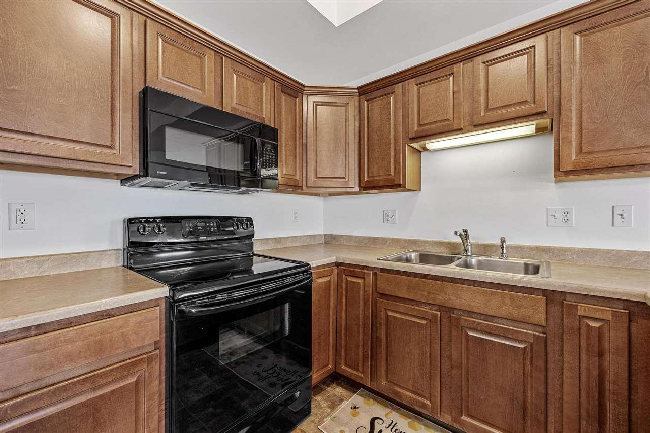 3715 Stoney Point Road Southwest Cedar Rapids, IA 52404 - Photo 8 of 25 Gallery Image 8