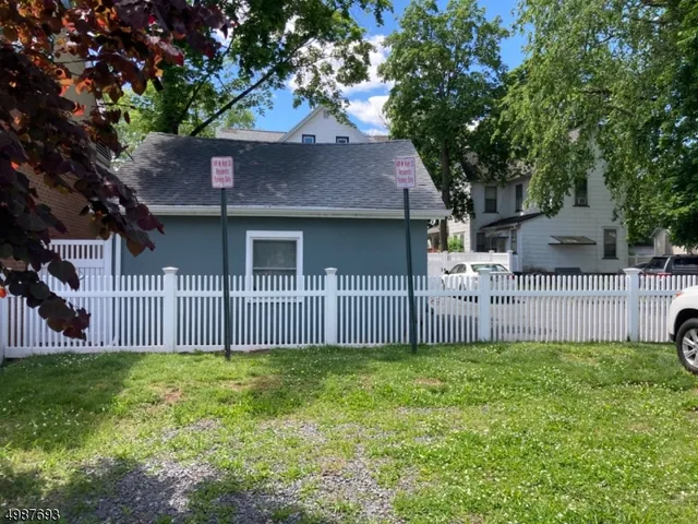 $1,750 | 149 West High Street, Somerville, NJ 08876