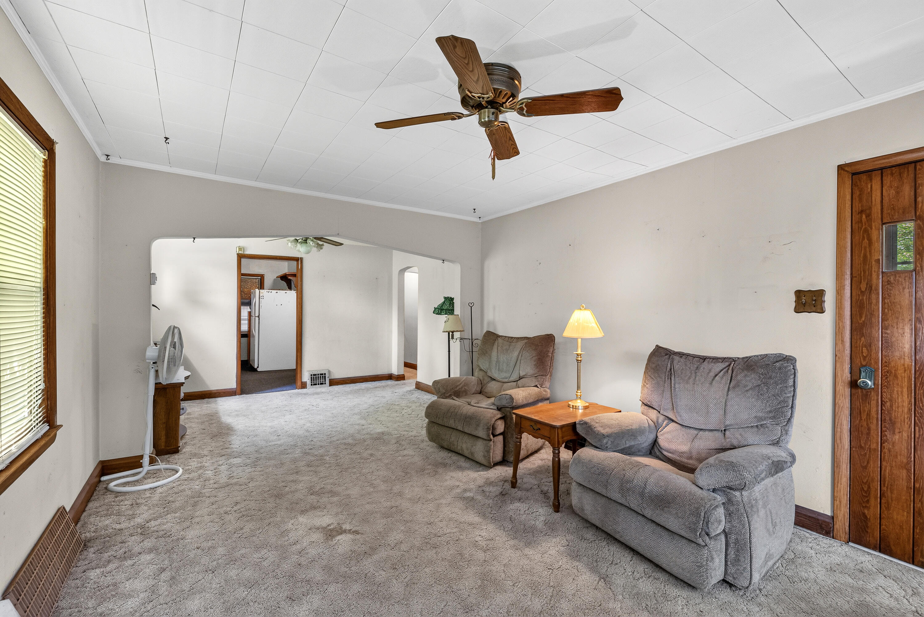 5649 North 78th Street Milwaukee, WI 53218 - Photo 5 of 23 5649 N 78th St-8