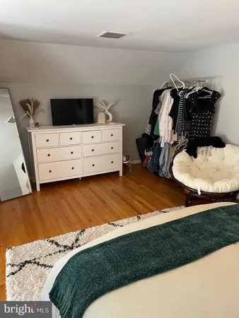 $5,000 | 3605 13th Street North, Arlington, VA 22201