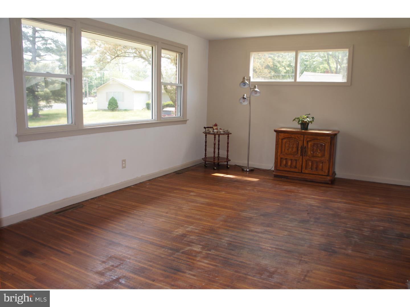 115 North Valleybrook Road Cherry Hill, NJ 08034 - Photo 3 of 23 Living Room
