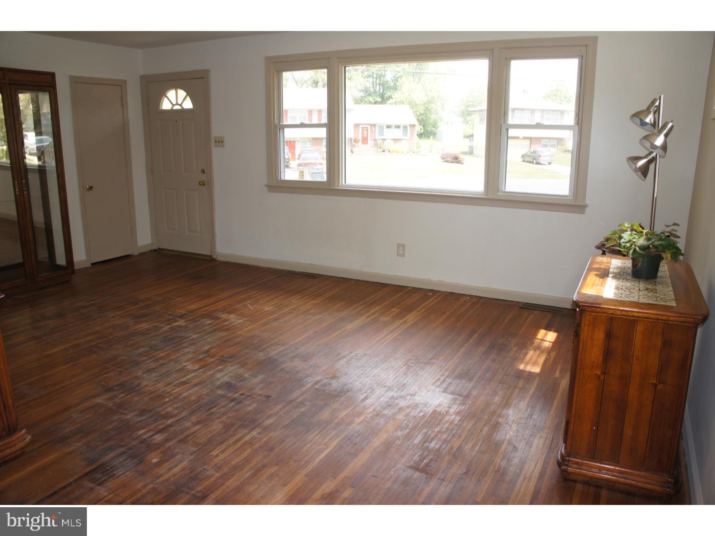 115 North Valleybrook Road Cherry Hill, NJ 08034 - Photo 4 of 23 Living Room