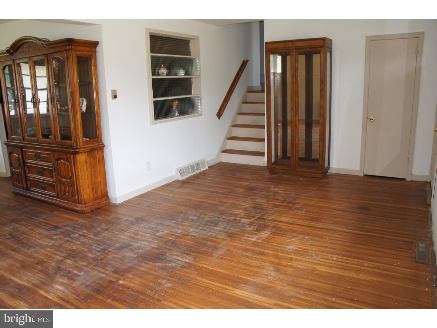 115 North Valleybrook Road Cherry Hill, NJ 08034 - Photo 5 of 23 Living Room