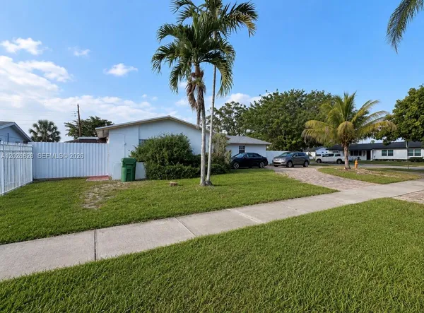 $3,900 | 12235 Southwest 40th Street, Miami, FL 33175