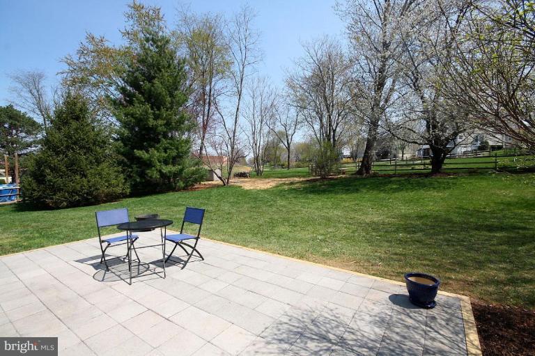 24109 Bush Hill Road Gaithersburg, MD 20882 - Photo 17 of 28 Patio