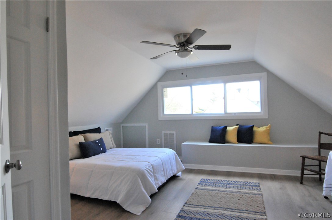 5806 Indigo Road Richmond, VA 23230 - Photo 19 of 29 LARGE UPSTAIRS BEDROOM 3