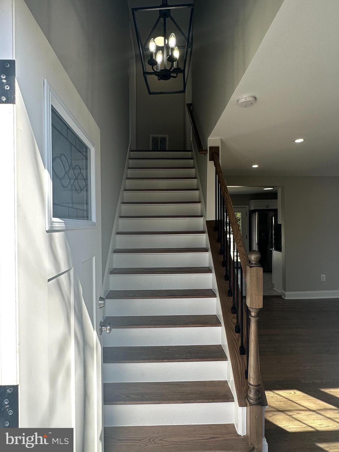 11160 Tippett Road Clinton, MD 20735 - Photo 3 of 37 a view of entryway
