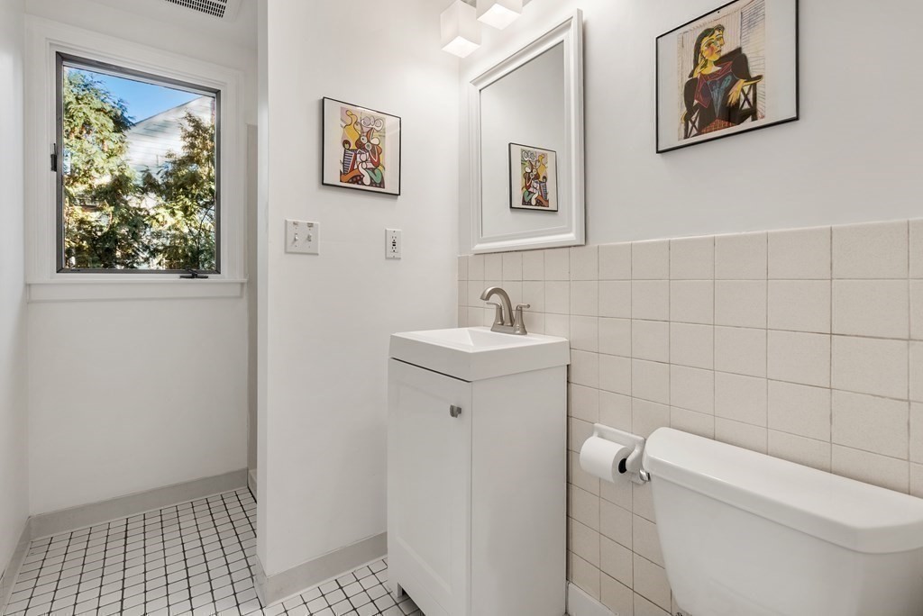 227 Islington Road Newton, MA 02466 - Photo 15 of 40